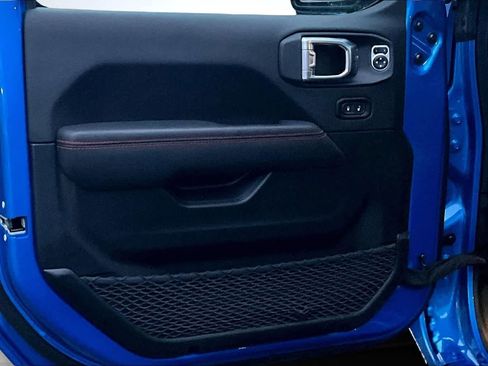 Used 2025 Jeep Wrangler Unlimited Rubicon image 28