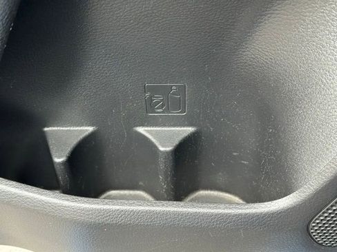 Used 2023 Toyota Tacoma SR AWD/4WD image 19