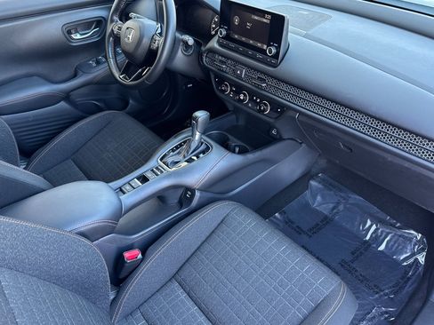Used 2025 Honda HR-V Sport image 31