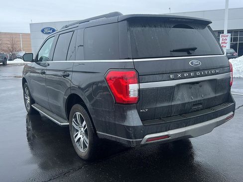 Used 2023 Ford Expedition XLT image 8