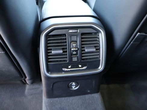 Certified 2023 Porsche Macan S AWD/4WD image 21