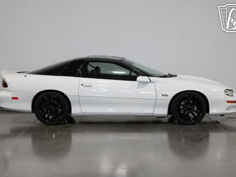 Used 1998 Chevrolet Camaro Z28 w/ SS Performance/Appearance Pkg image 22