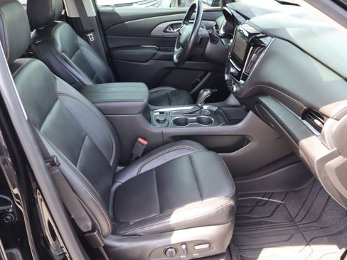 Used 2019 Chevrolet Traverse RS w/ LPO, Floor Liner Package AWD/4WD image 40