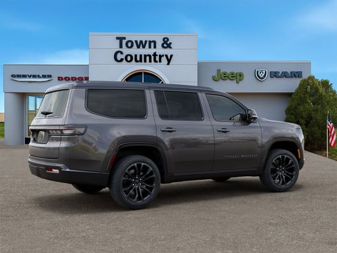 New 2026 Jeep Grand Wagoneer Summit image 4