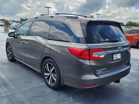 Used 2018 Honda Odyssey Elite image 3