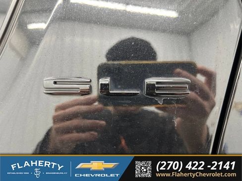 Used 2023 GMC Acadia SLE w/ Driver Convenience Package FWD image 18