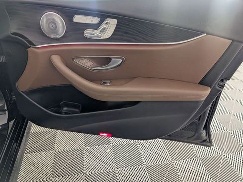 Used 2018 Mercedes-Benz E 300 image 32