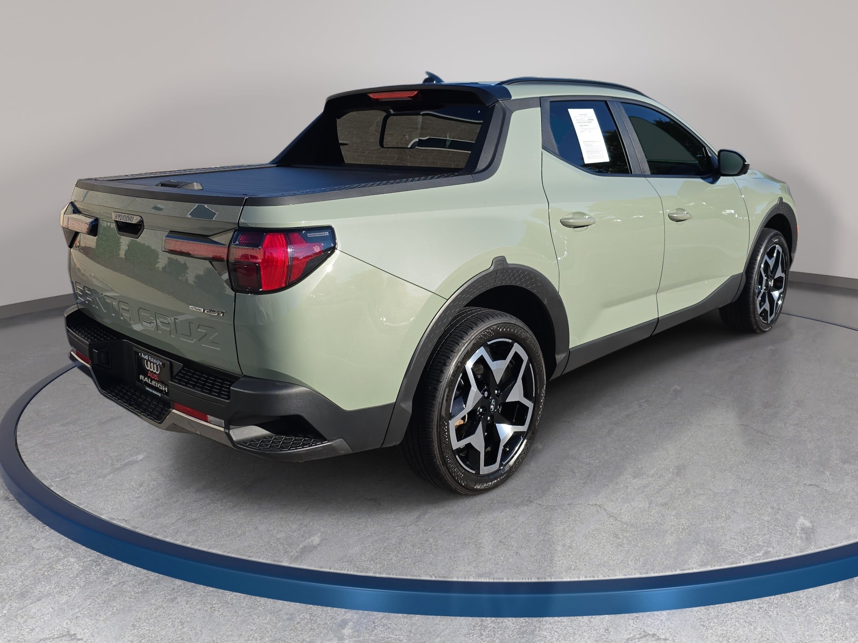 Used 2024 Hyundai Santa Cruz Limited AWD/4WD image 5
