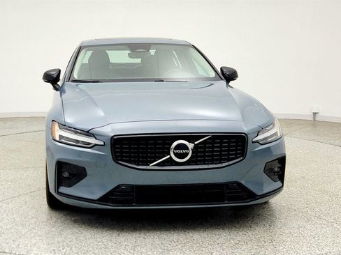 Used 2023 Volvo S60 B5 Core AWD/4WD image 2