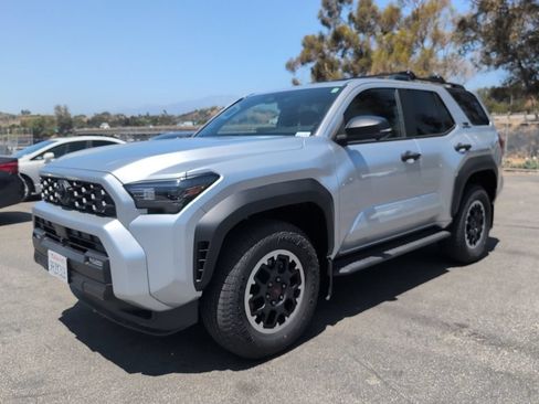 Used 2025 Toyota 4Runner TRD Off-Road Premium AWD/4WD image 1
