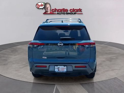 Used 2026 Nissan Pathfinder SL FWD image 5