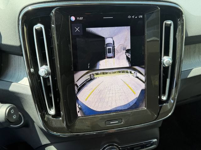Certified 2024 Volvo XC40 B5 Ultimate w/ Protection Package Premier AWD/4WD image 23