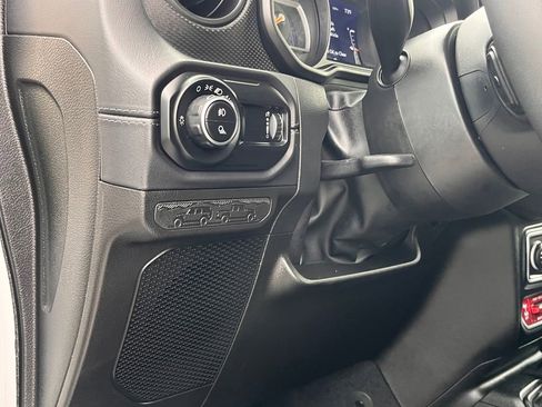 Used 2024 Jeep Gladiator Rubicon image 14