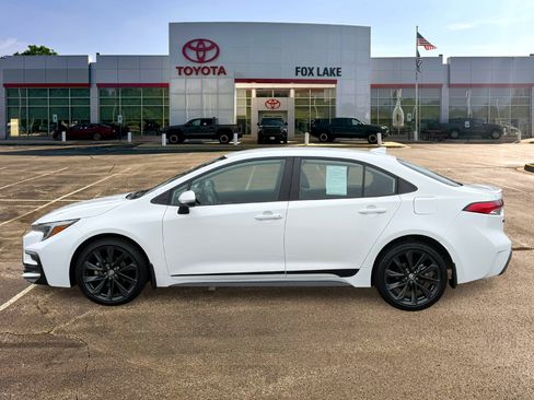 Used 2024 Toyota Corolla SE FWD image 2