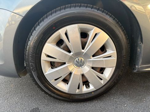 Used 2011 Volkswagen Jetta SE image 20