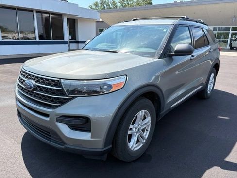 Used 2020 Ford Explorer XLT w/ Comfort Package AWD/4WD image 7