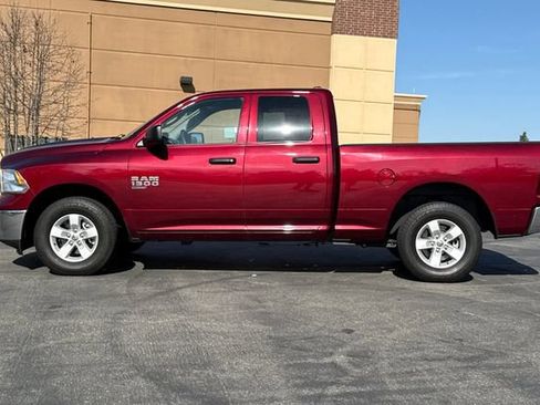 Used 2024 RAM 1500 Classic SLT AWD/4WD image 7