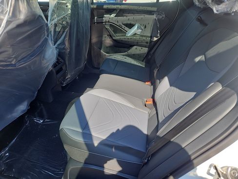 New 2026 Volkswagen Tiguan SE R-Line AWD/4WD image 19