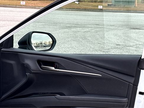 Used 2025 Toyota Camry SE w/ Multimedia Upgrade Package image 15