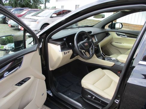Used 2018 Cadillac XT5 FWD image 15