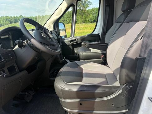 Used 2026 RAM ProMaster 2500 w/ Convenience Group FWD image 13