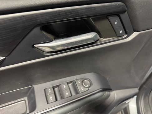 Used 2024 GMC Acadia AT4 w/ Luxury Package image 16