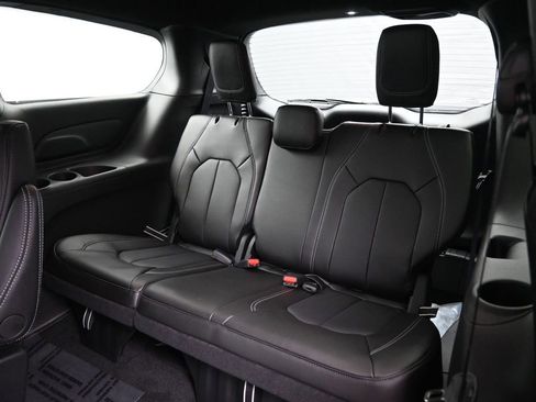 New 2026 Chrysler Pacifica Select image 25