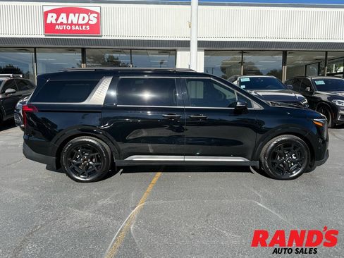 Used 2025 Kia Carnival SX Prestige FWD image 1