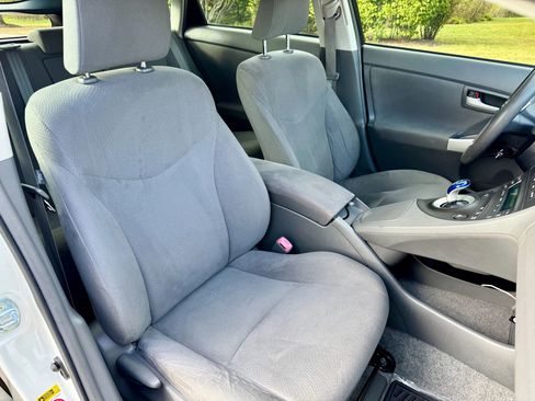 Used 2010 Toyota Prius Five image 32