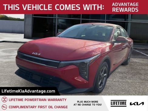 New 2025 Kia K4 LXS image 1