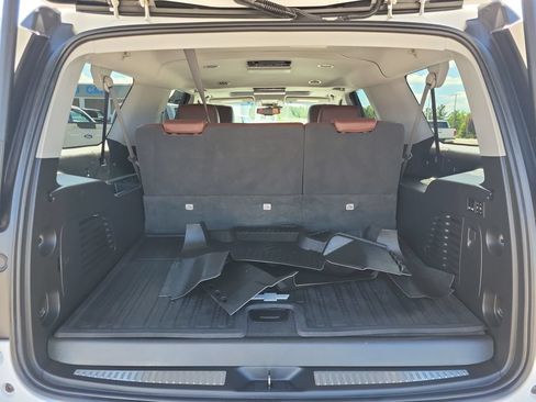 Used 2020 Chevrolet Suburban Premier w/ Premier Plus Edition AWD/4WD image 7