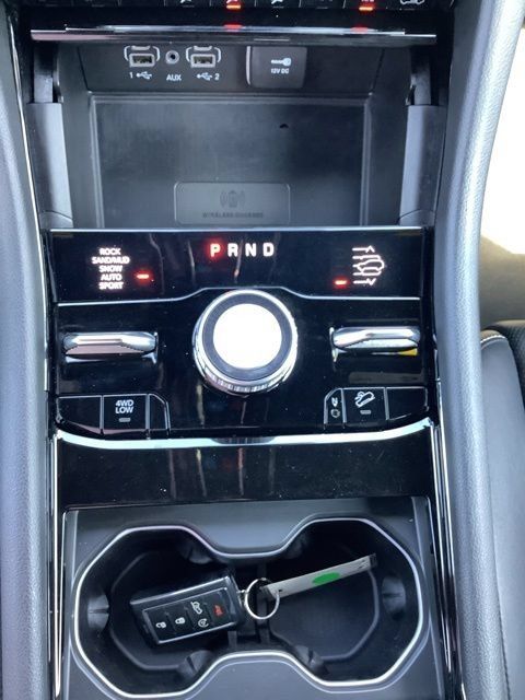 Certified 2023 Jeep Grand Cherokee Overland w/ Luxury Tech Group IV AWD/4WD image 22