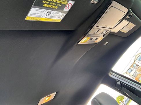 Used 2019 Toyota Tacoma TRD Off-Road image 21