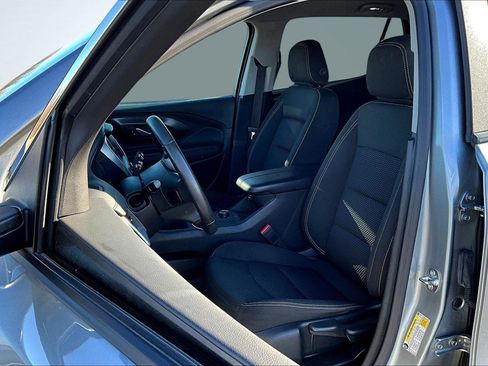Used 2024 GMC Terrain SLE image 25