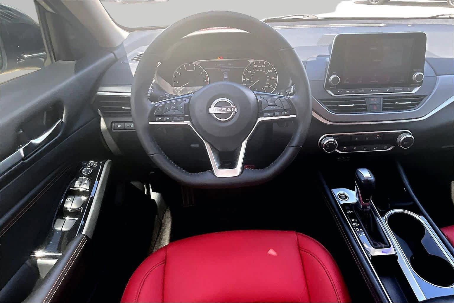 Used 2023 Nissan Altima 2.5 SR FWD image 5