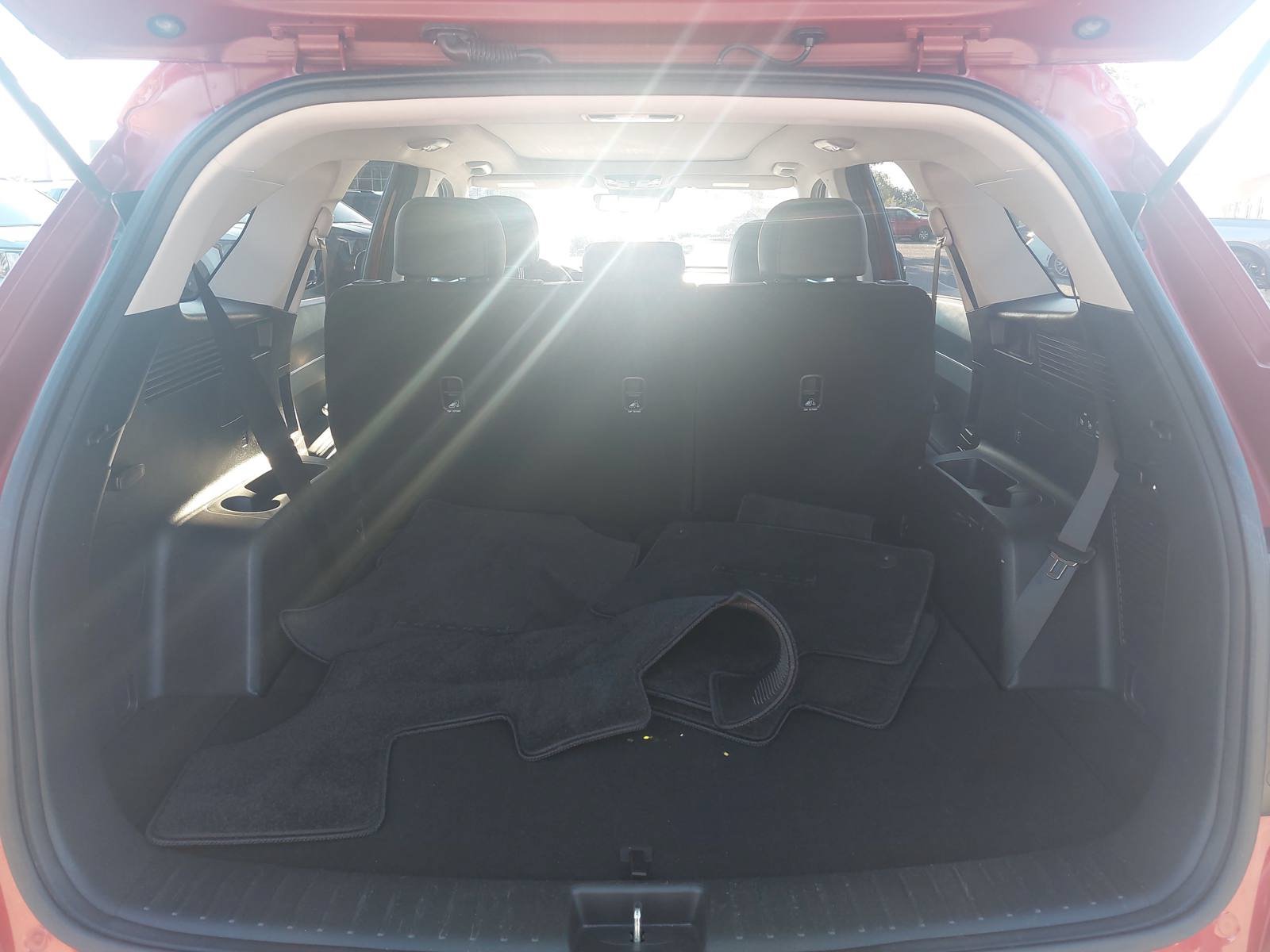 Used 2021 Kia Sorento S w/ Panoramic Sunroof Package FWD image 12
