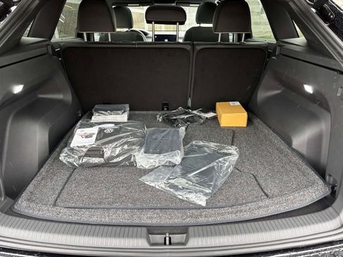 New 2026 Volkswagen Atlas Cross Sport SEL Premium R-Line AWD/4WD image 9