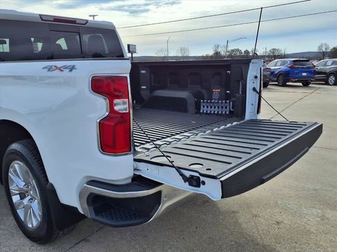 Used 2021 Chevrolet Silverado 1500 LTZ image 17