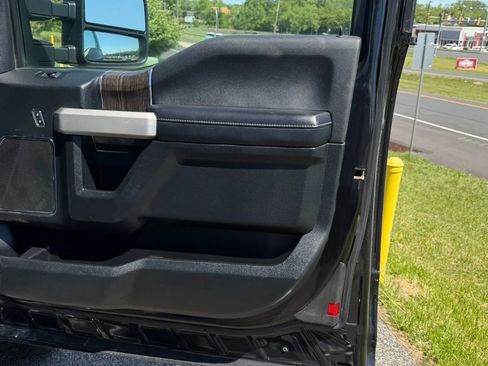 Used 2020 Ford F350 Lariat w/ Lariat Value Package AWD/4WD image 23