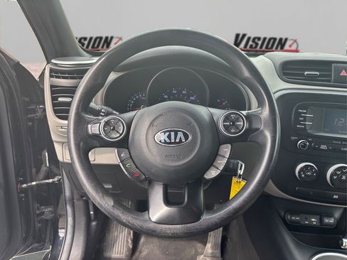 Used 2016 Kia Soul FWD image 21