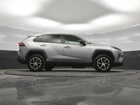 Used 2022 Toyota RAV4 LE FWD image 43