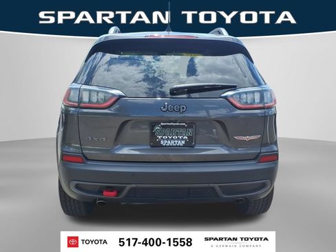 Used 2019 Jeep Cherokee Trailhawk w/ Cold Weather Group AWD/4WD image 8