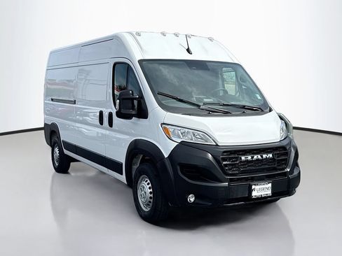 Used 2026 RAM ProMaster 2500 w/ Convenience Group FWD image 4