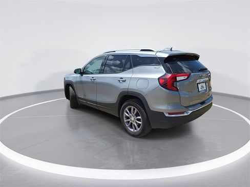 Used 2024 GMC Terrain SLT image 6