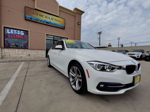 Used 2018 BMW 330i Sedan w/ Convenience Package RWD image 2