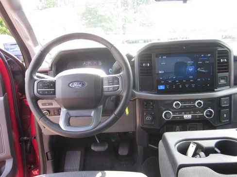 Used 2025 Ford F150 XLT w/ Equipment Group 301A Standard AWD/4WD image 13