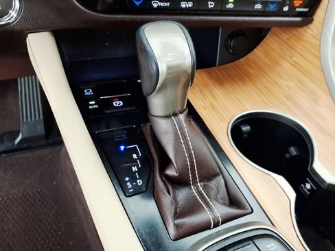 Used 2018 Lexus RX 350L FWD w/ Premium Package image 23