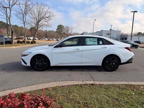 New 2026 Hyundai Elantra Sport FWD image 4
