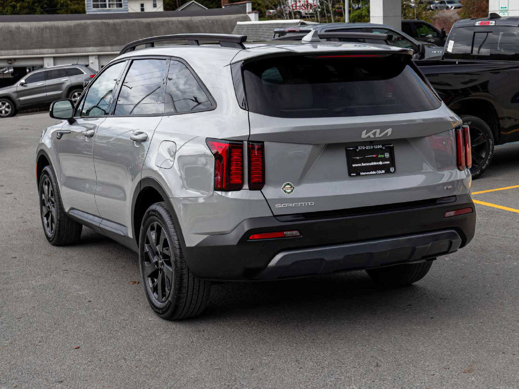Used 2023 Kia Sorento S w/ Panoramic Sunroof Package AWD/4WD image 6