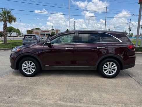 Used 2019 Kia Sorento AWD V6 image 2